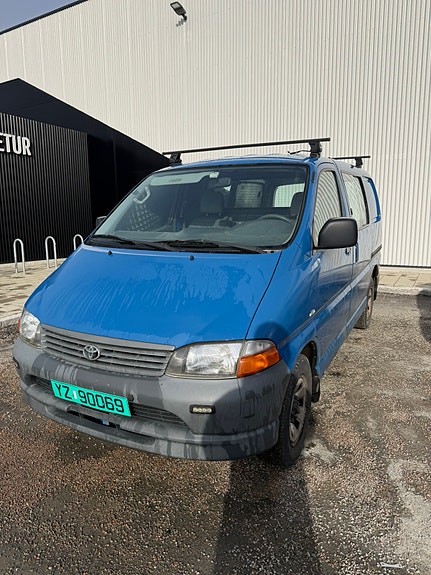 Toyota HiAce 4 of 5