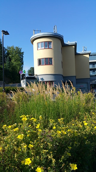 JARHUSET- Det fantastiske og Ikoniske bygget salongen ligger i.