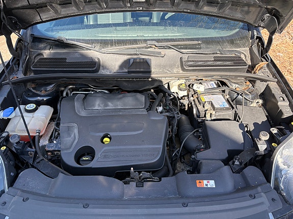 Ford Kuga 8 of 9