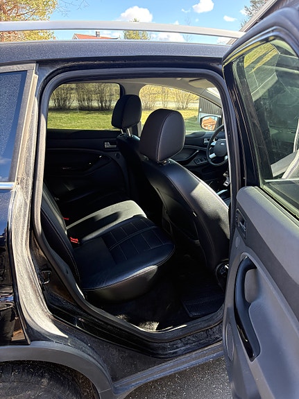 Ford Kuga 6 of 9