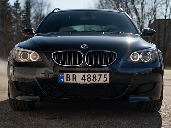 BMW M5 2 of 5