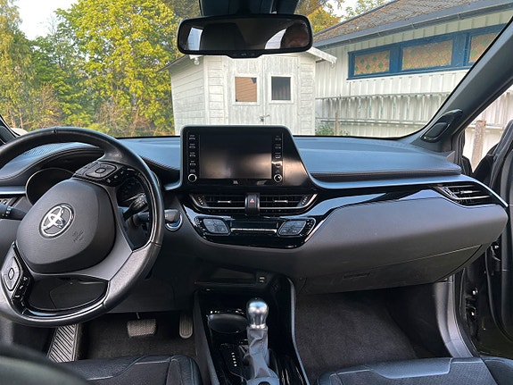 Toyota C-HR 11 of 13