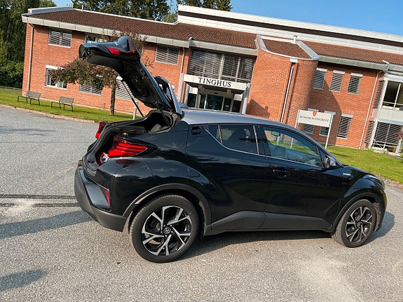 Toyota C-HR 6 of 13