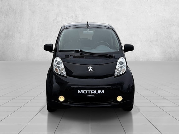 Peugeot iOn 2 of 5
