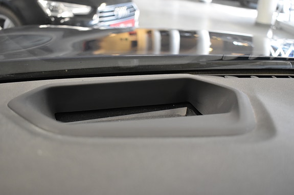 BMW 530e 16 of 23