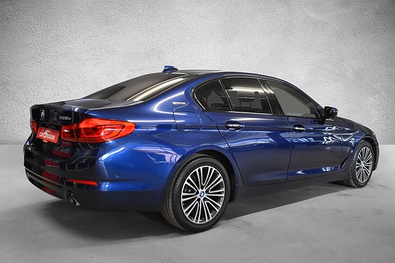 BMW 530e 2 of 5