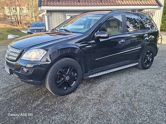 Mercedes-Benz ML280 3 of 30
