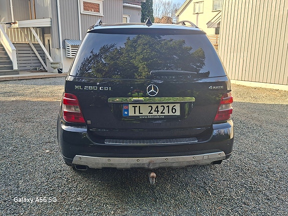 Mercedes-Benz ML280 8 of 30