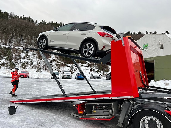 Volvo FL 320 hk 16 t facelift rød med De Groot 3 laster. Bilen er leveringsklar! 18 of 30