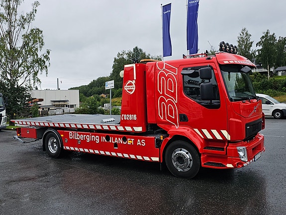 Volvo FL 320 hk 16 t facelift rød med De Groot 3 laster. Bilen er leveringsklar! 29 of 30