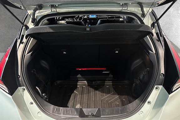 Nissan Leaf 14 of 15