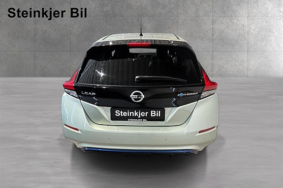 Nissan Leaf 3 of 5