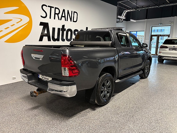 Toyota HiLux 4 of 5