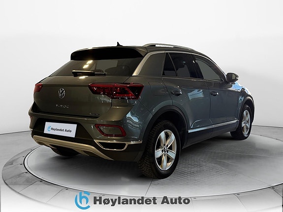 Volkswagen T-Roc 4 of 5