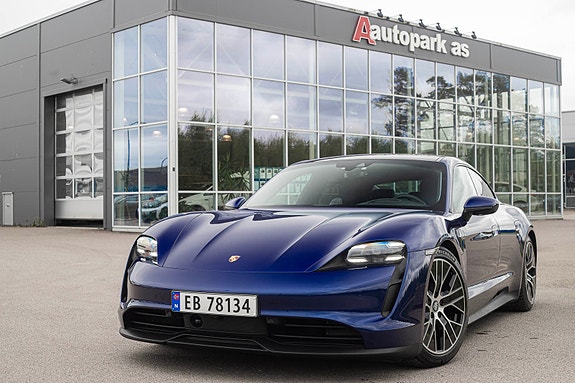 Porsche Taycan 7 of 30