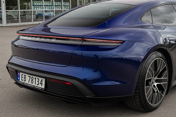 Porsche Taycan 15 of 30