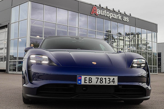 Porsche Taycan 2 of 30
