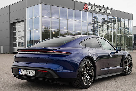 Porsche Taycan 11 of 30
