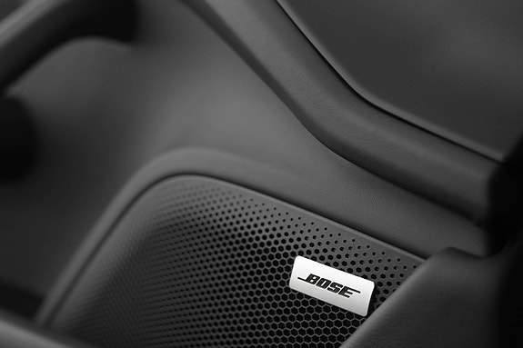 Porsche Taycan 21 of 30