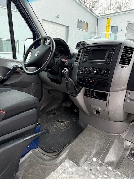 Volkswagen Crafter 13 of 13