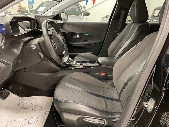 Peugeot 208 18 of 30
