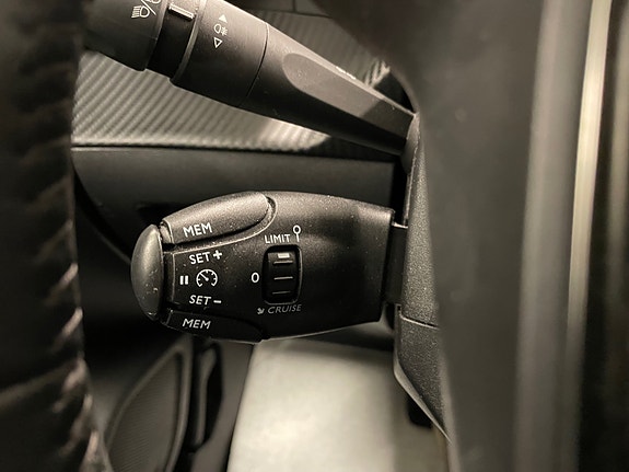 Peugeot 208 28 of 30