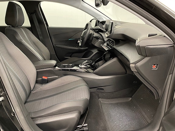 Peugeot 208 22 of 30