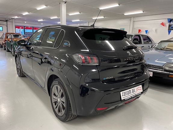 Peugeot 208 12 of 30