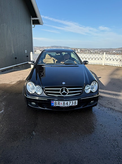 Mercedes-Benz CLK220 19 of 25