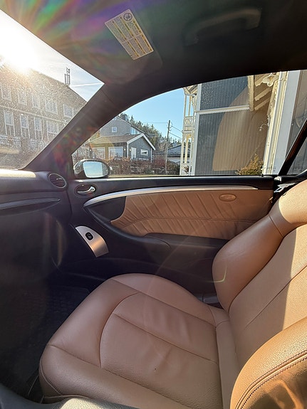 Mercedes-Benz CLK220 4 of 25