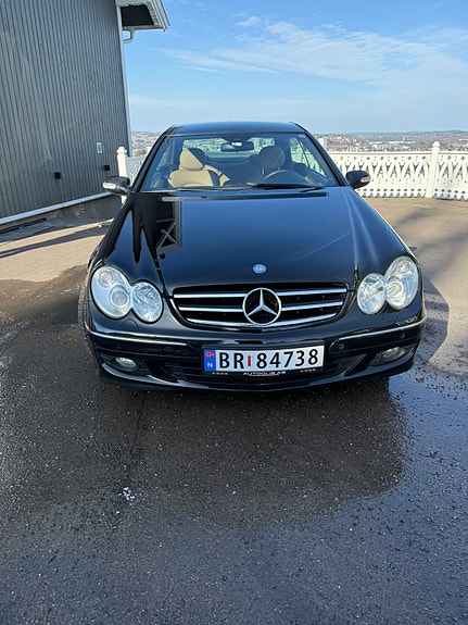 Mercedes-Benz CLK220 25 of 25