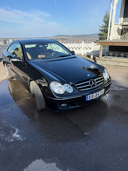 Mercedes-Benz CLK220 24 of 25