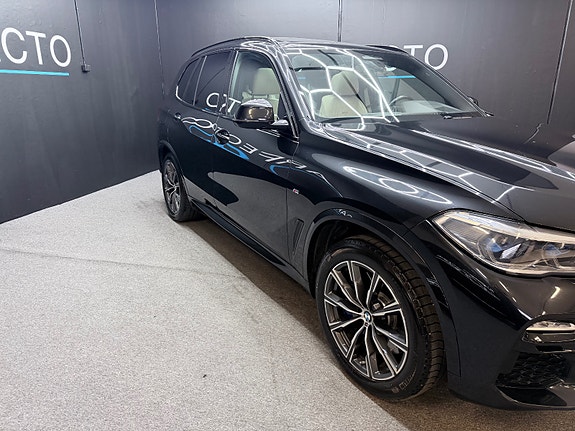 BMW X5 3 of 5