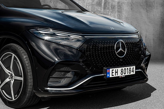 Mercedes-Benz EQS SUV 3 of 5