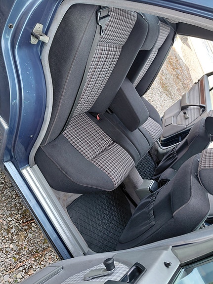 Mercedes-Benz E-Klasse 13 of 25