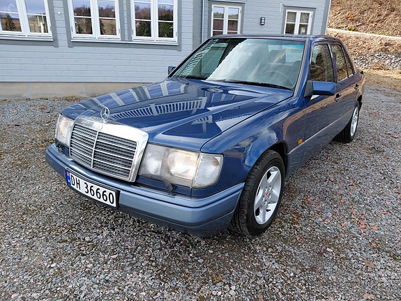 Mercedes-Benz E-Klasse 3 of 25
