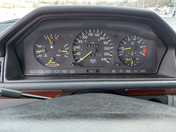 Mercedes-Benz E-Klasse 20 of 25