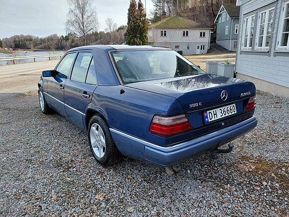 Mercedes-Benz E-Klasse 10 of 25