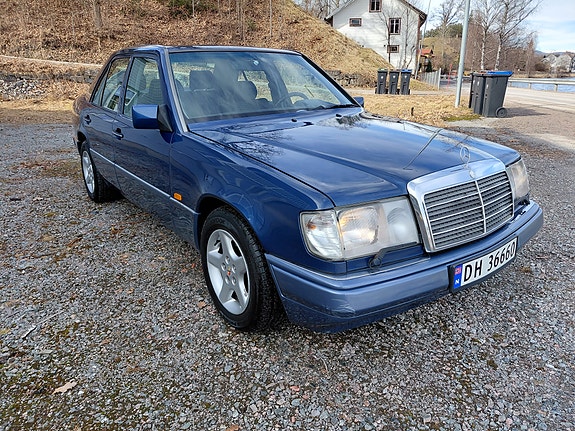 Mercedes-Benz E-Klasse 4 of 25