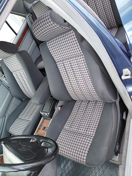 Mercedes-Benz E-Klasse 14 of 25