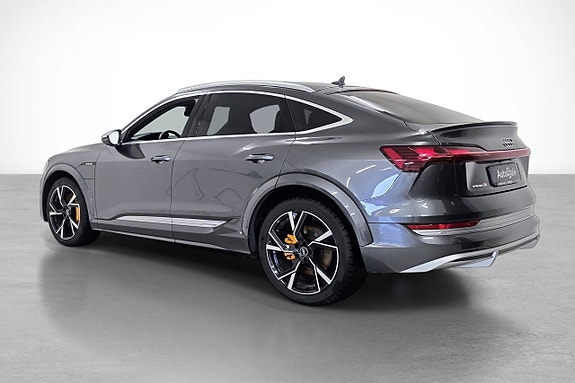 Audi e-tron S 4 of 5