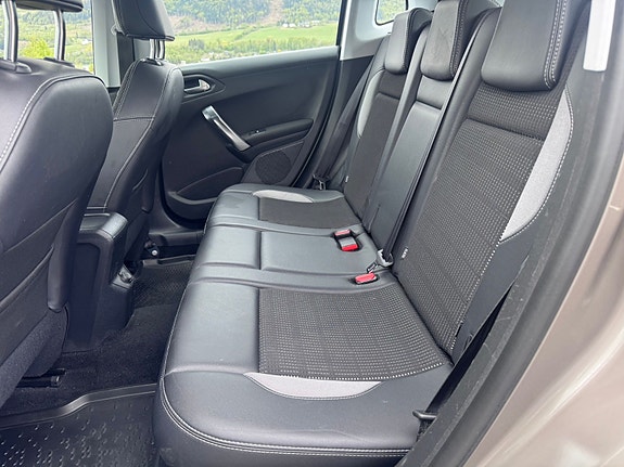 Peugeot 2008 11 of 17