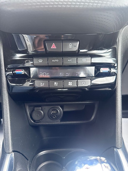 Peugeot 2008 17 of 17