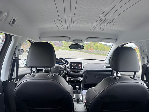 Peugeot 2008 15 of 17