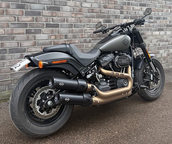 Harley-Davidson FXFBS Fat Bob 114 3 of 5