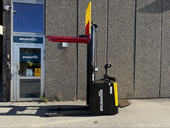 Hyster P2.0SD INITIAL LIFT  65981 2 of 8