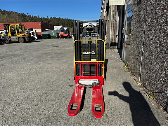 Hyster P2.0SD INITIAL LIFT  65981 4 of 8