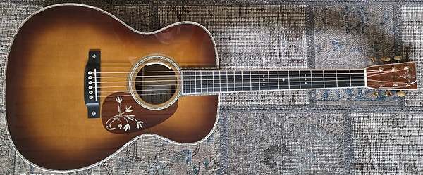 Martin CEO-10 signert 000-14 fret modell med LR Baggs Antem