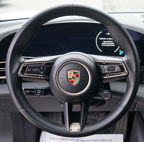 Porsche Taycan 30 of 30