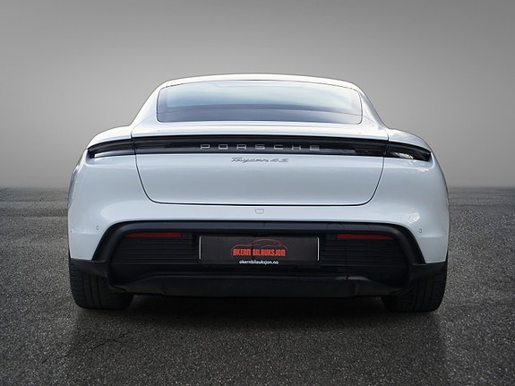 Porsche Taycan 7 of 30